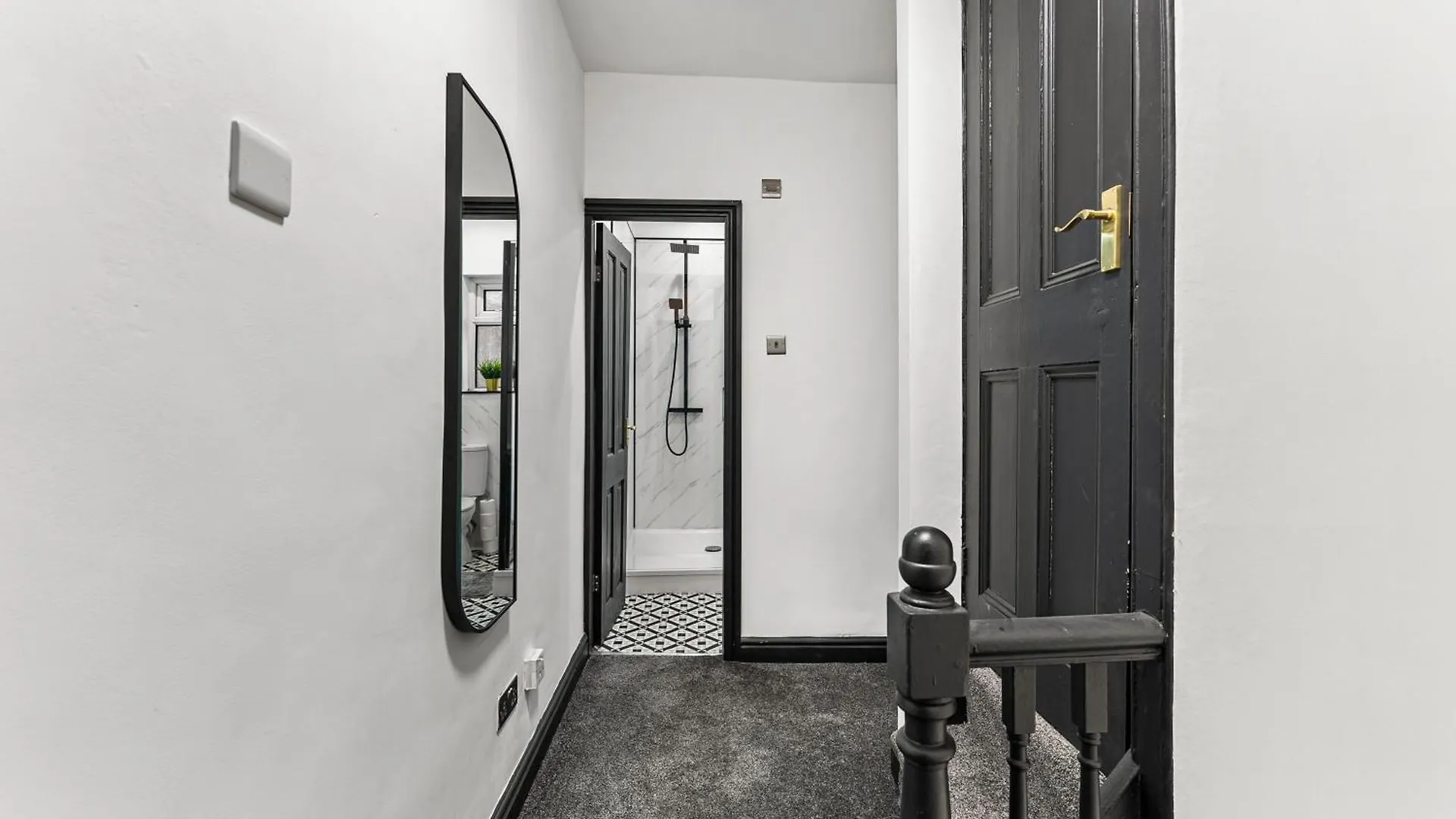 Holiday home Stylish Designer 4 Bed - Parking - Sleeps 13 Villa Leeds  United Kingdom