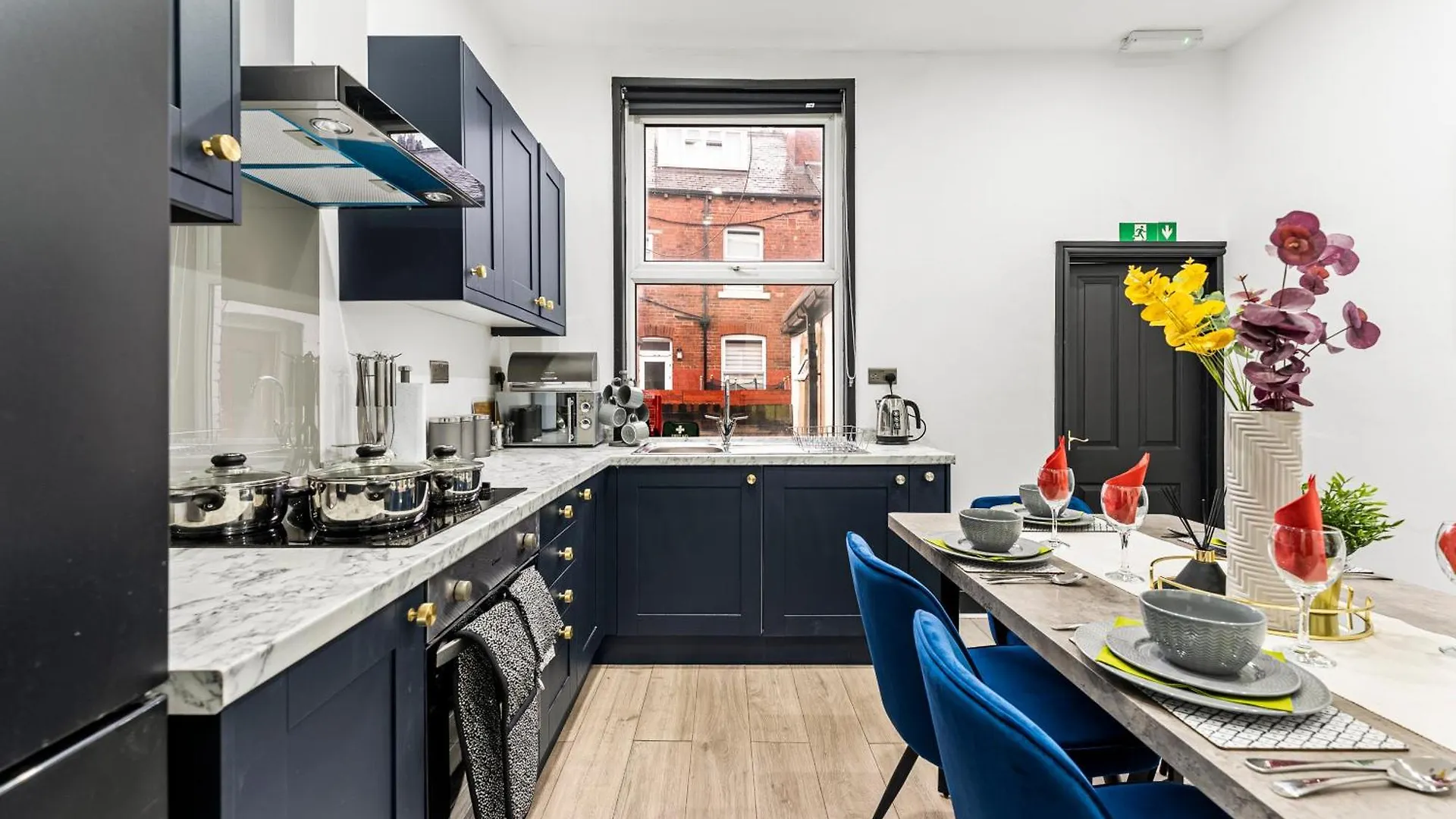 Vila Stylish Designer 4 Bed - Parking - Sleeps 13 Leeds  Prázdninový dům